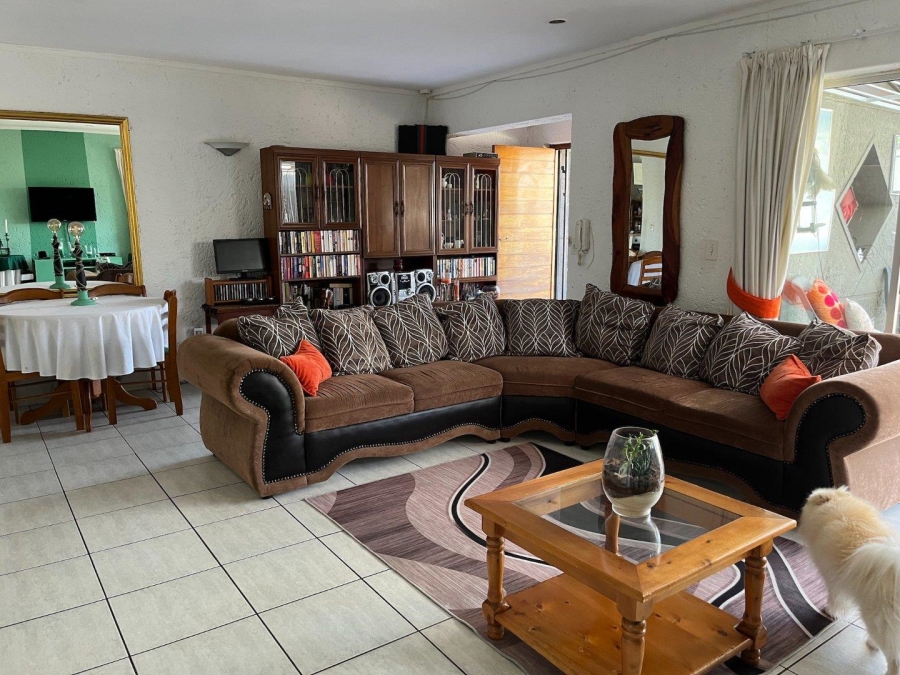 To Let 2 Bedroom Property for Rent in Albertville Gauteng