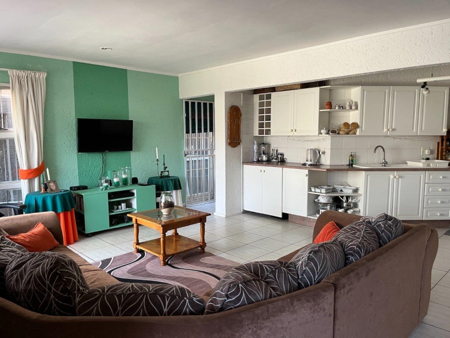 To Let 2 Bedroom Property for Rent in Albertville Gauteng