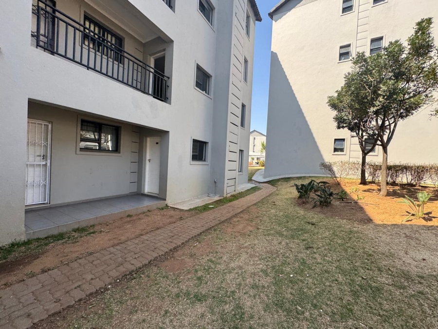 To Let 2 Bedroom Property for Rent in Erand Gardens Gauteng