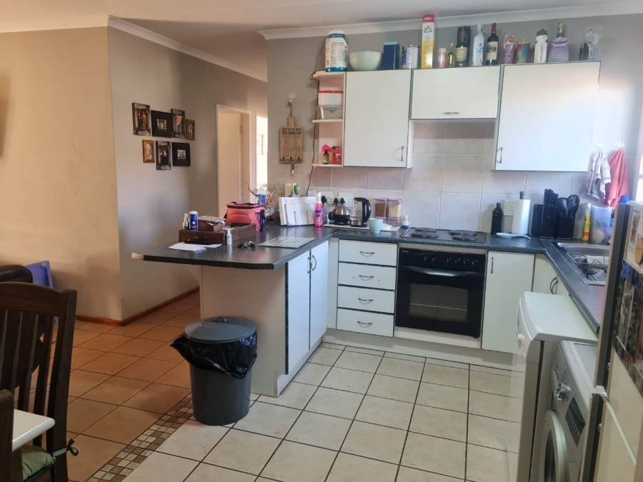 To Let 3 Bedroom Property for Rent in Die Hoewes Gauteng