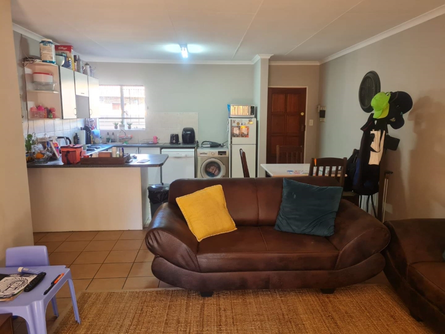 To Let 3 Bedroom Property for Rent in Die Hoewes Gauteng