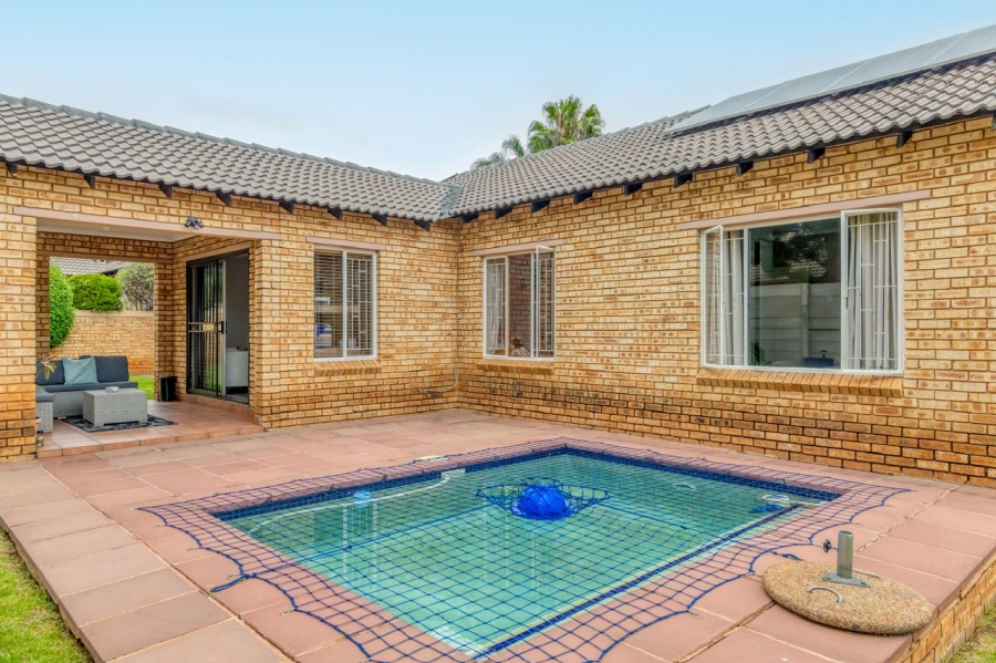 3 Bedroom Property for Sale in Weltevreden A H Gauteng