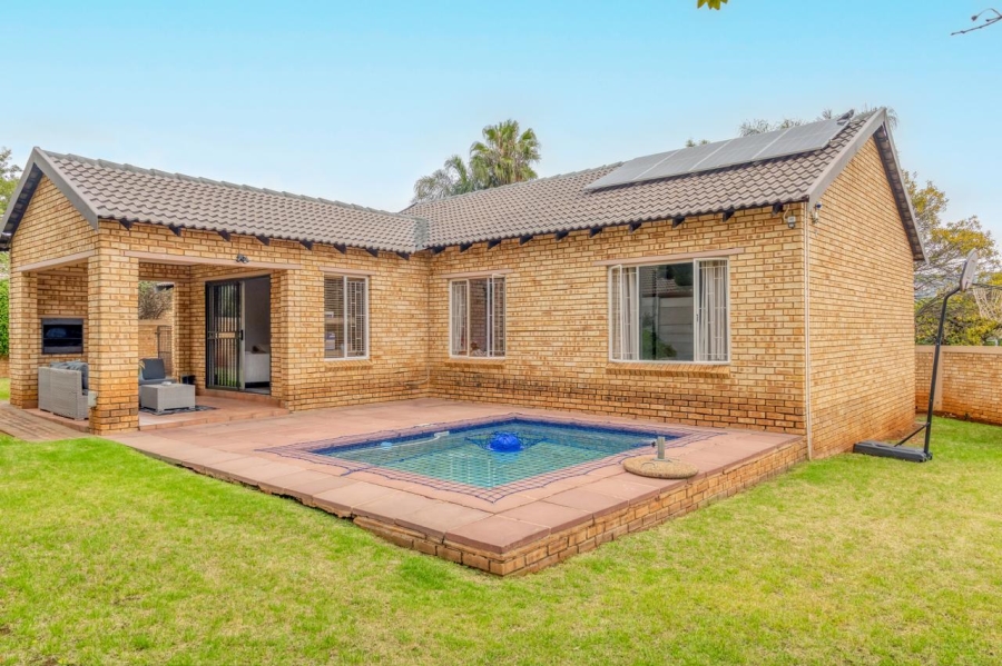 3 Bedroom Property for Sale in Weltevreden A H Gauteng