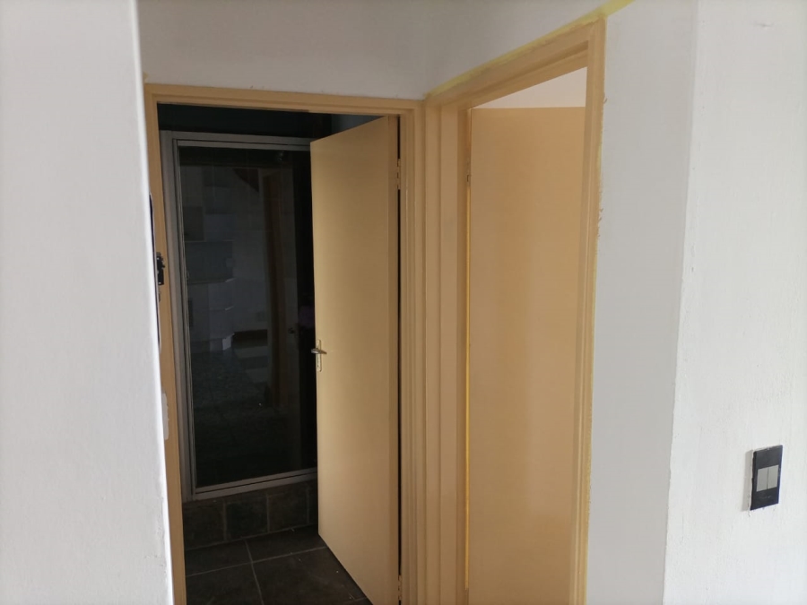 1 Bedroom Property for Sale in Sundowner Gauteng