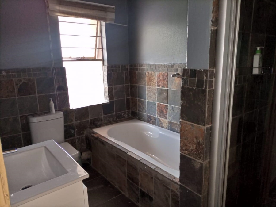 1 Bedroom Property for Sale in Sundowner Gauteng