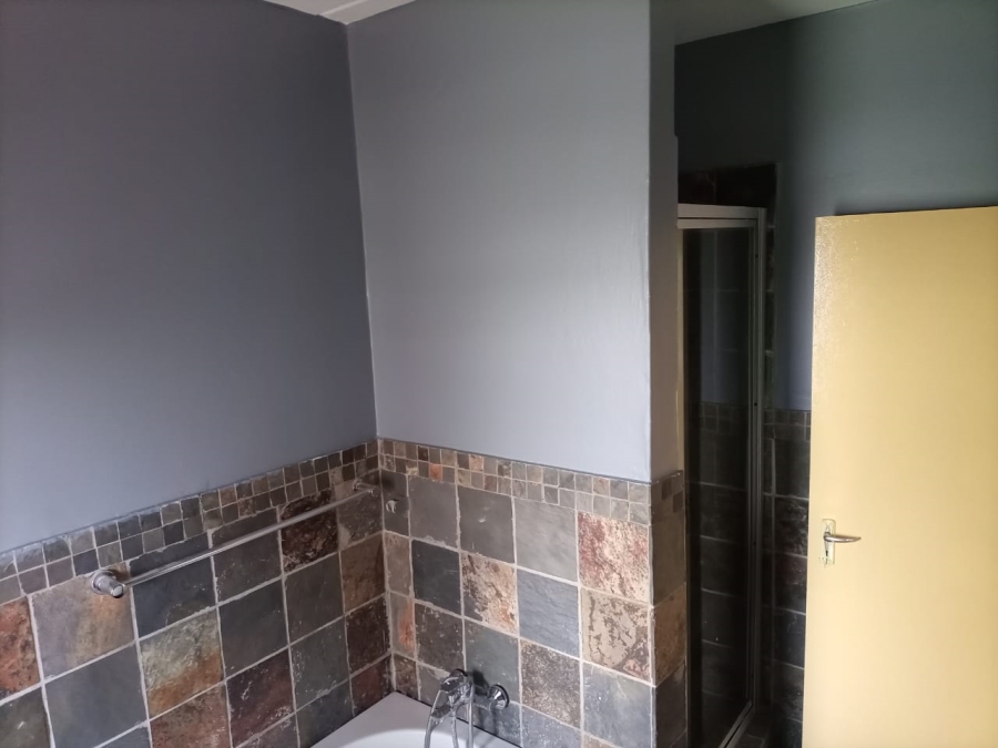 1 Bedroom Property for Sale in Sundowner Gauteng