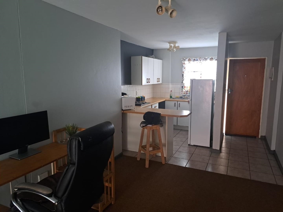 1 Bedroom Property for Sale in Die Hoewes Gauteng