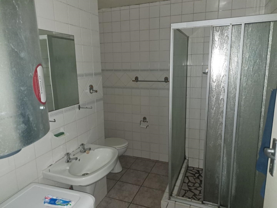 1 Bedroom Property for Sale in Die Hoewes Gauteng