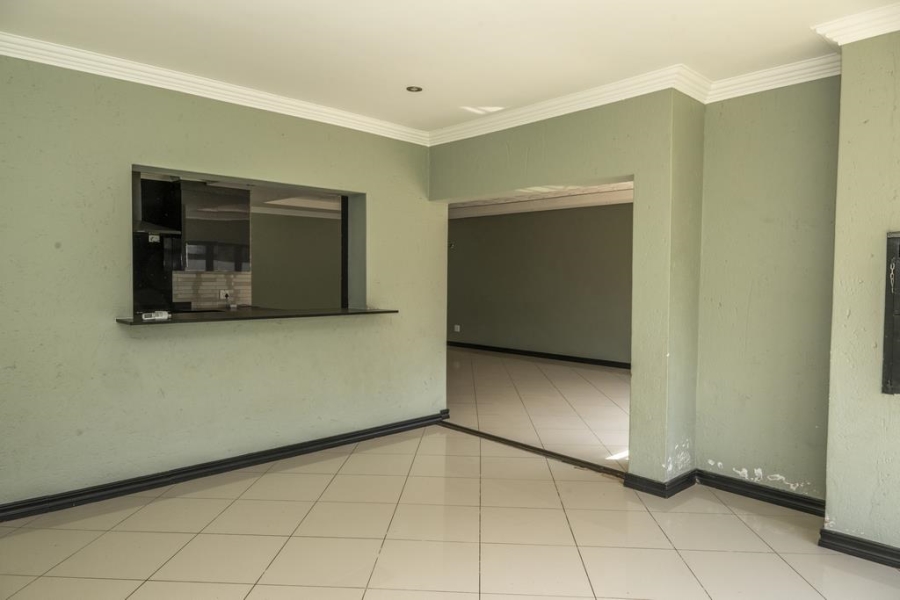 9 Bedroom Property for Sale in Montana Tuine Gauteng