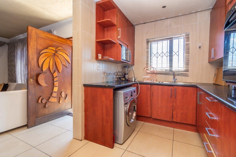 4 Bedroom Property for Sale in Groblerpark Gauteng