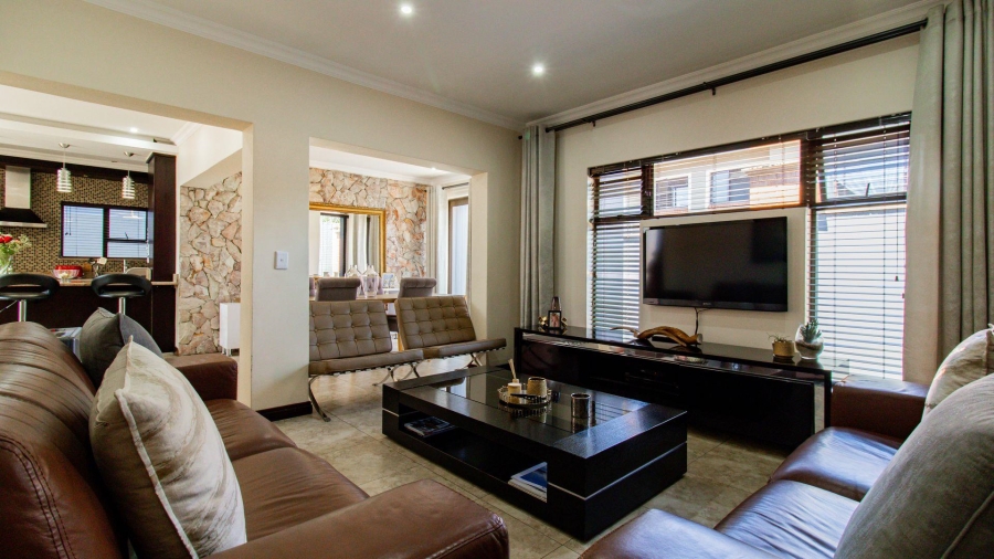 3 Bedroom Property for Sale in Glenvista Gauteng