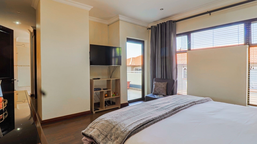 3 Bedroom Property for Sale in Glenvista Gauteng