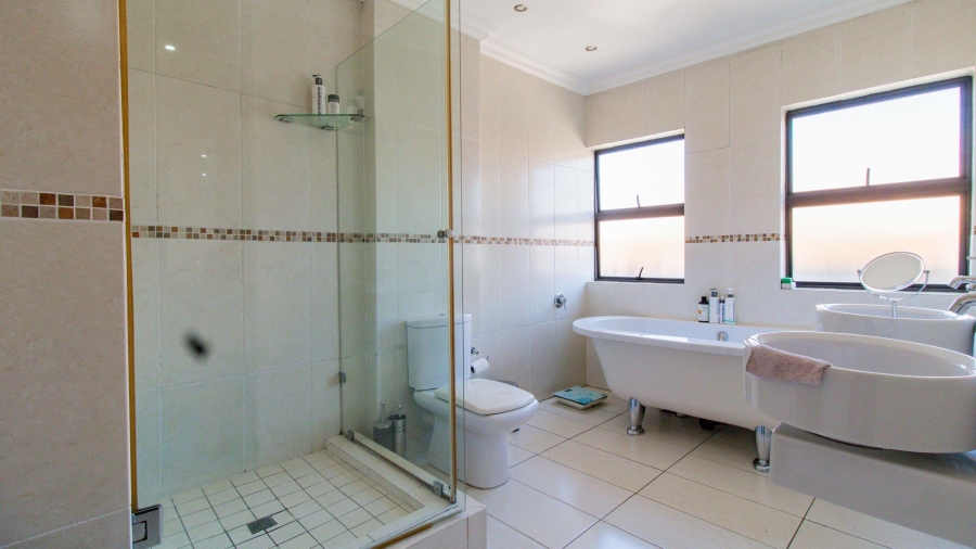 3 Bedroom Property for Sale in Glenvista Gauteng