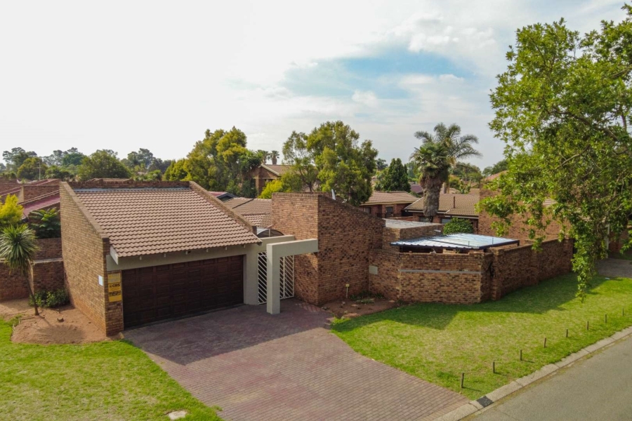 3 Bedroom Property for Sale in Beyerspark Gauteng