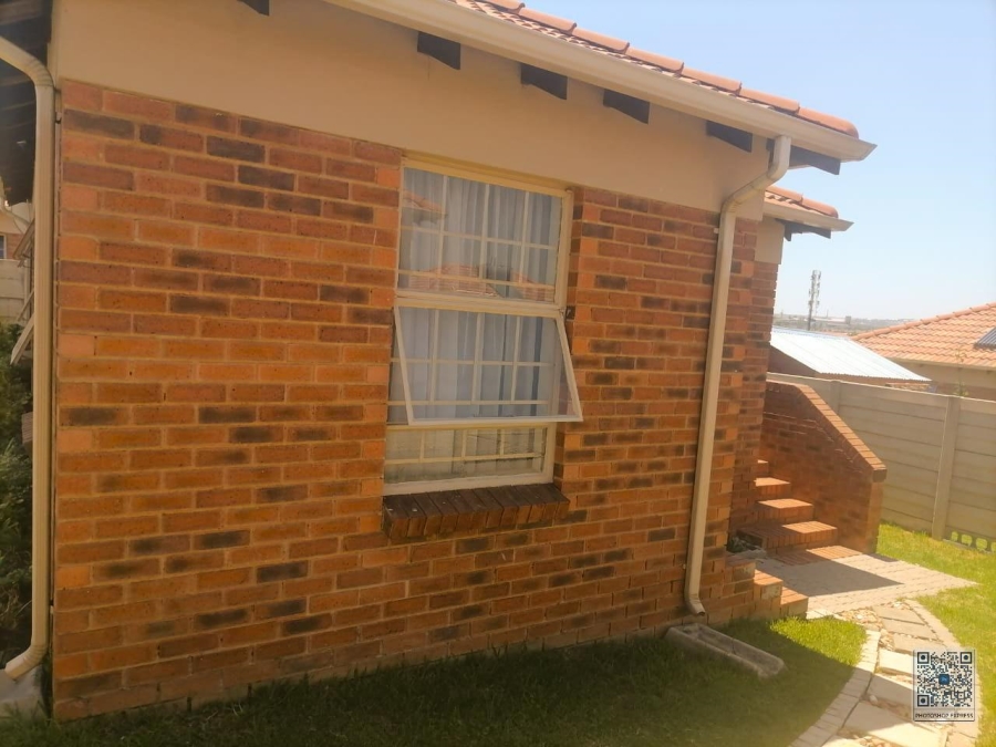 2 Bedroom Property for Sale in Thatch Hill Estate Gauteng