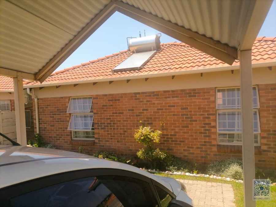 2 Bedroom Property for Sale in Thatch Hill Estate Gauteng