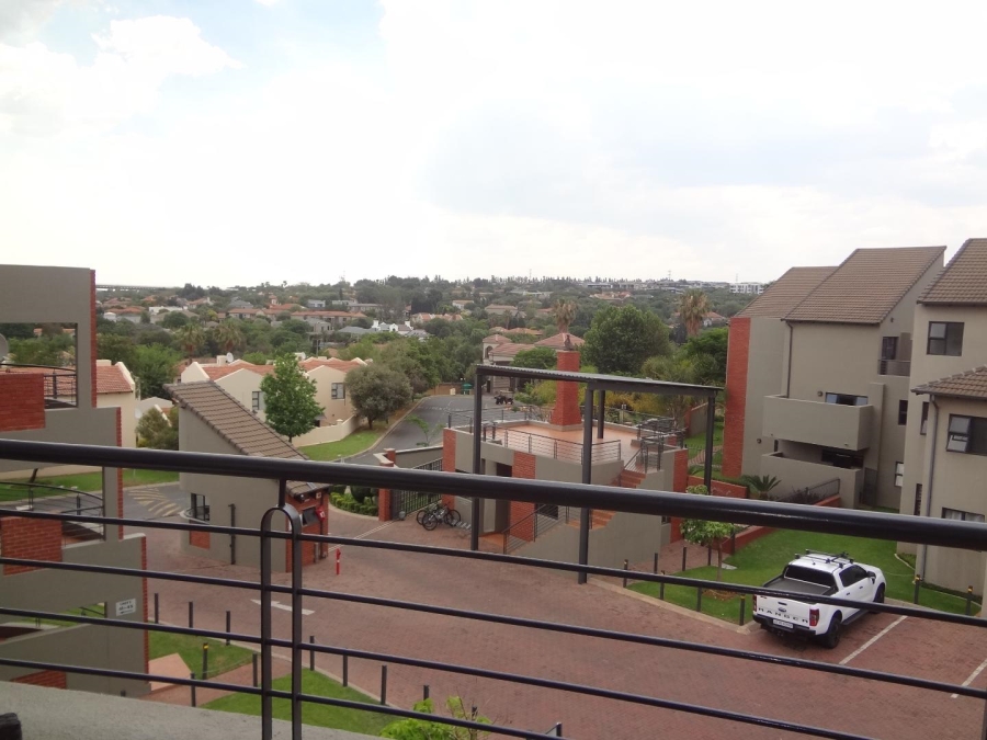 To Let 2 Bedroom Property for Rent in Fourways Gardens Gauteng