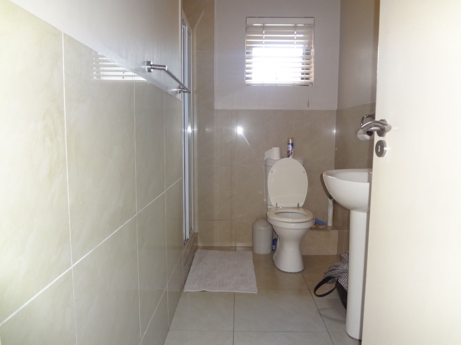 To Let 2 Bedroom Property for Rent in Fourways Gardens Gauteng