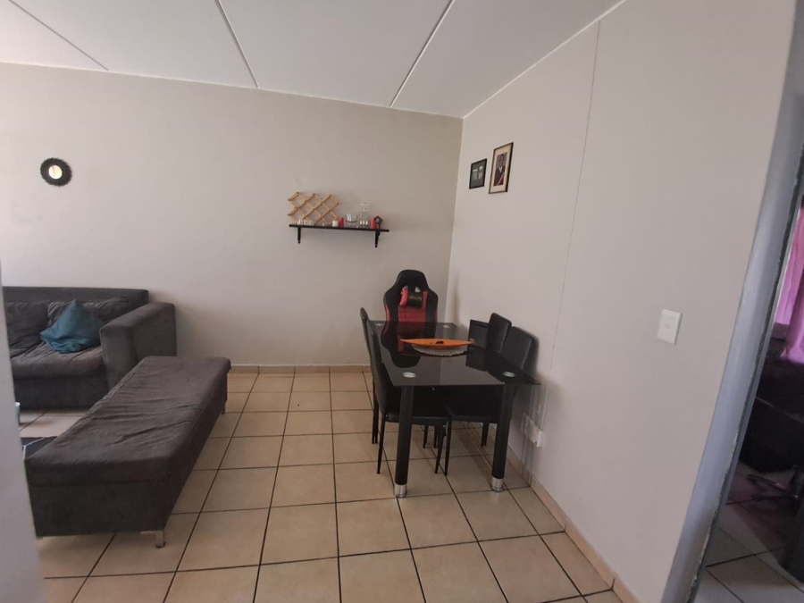 To Let 2 Bedroom Property for Rent in Grand Central Gauteng