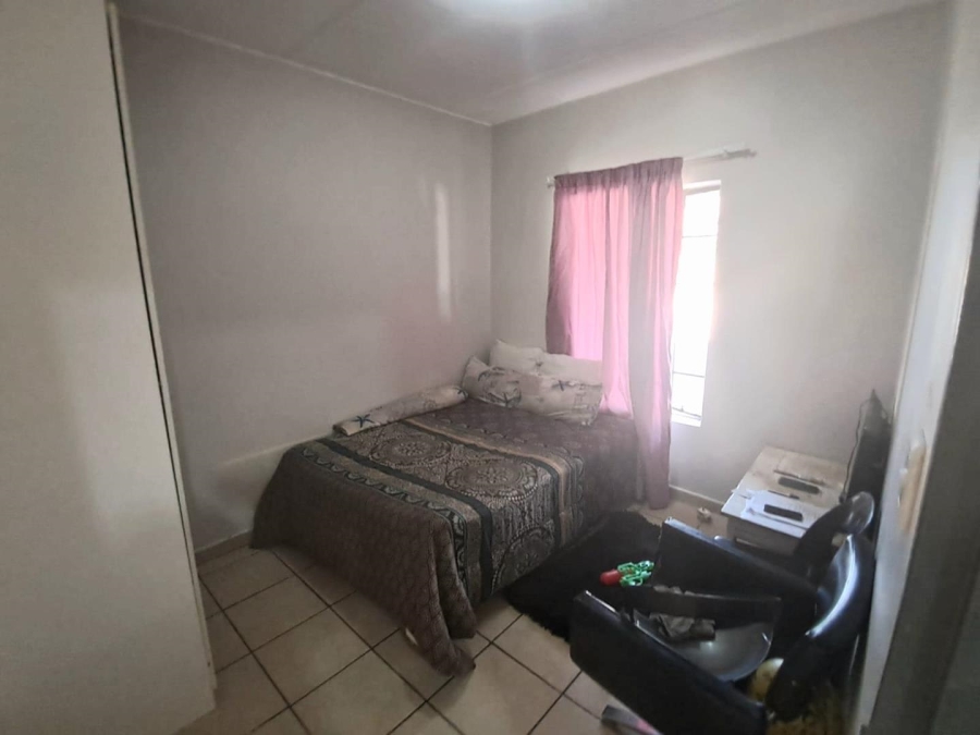 To Let 2 Bedroom Property for Rent in Grand Central Gauteng