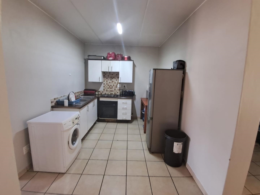 To Let 2 Bedroom Property for Rent in Grand Central Gauteng