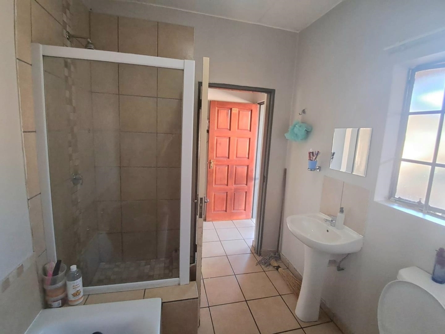 To Let 2 Bedroom Property for Rent in Grand Central Gauteng