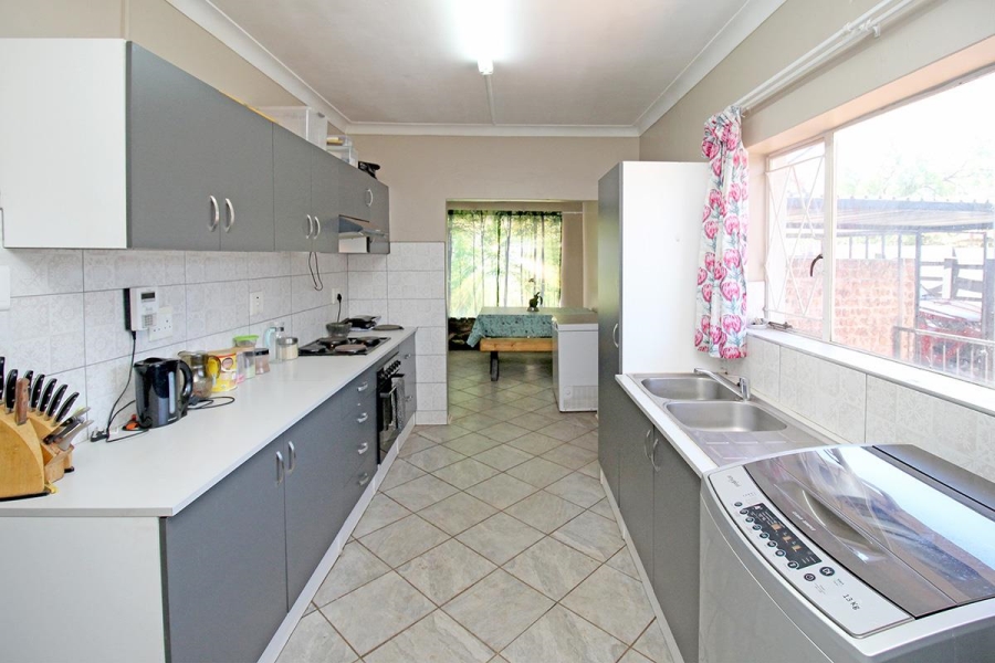 To Let 4 Bedroom Property for Rent in Eastleigh Gauteng