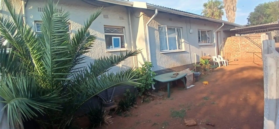 To Let 4 Bedroom Property for Rent in Eastleigh Gauteng