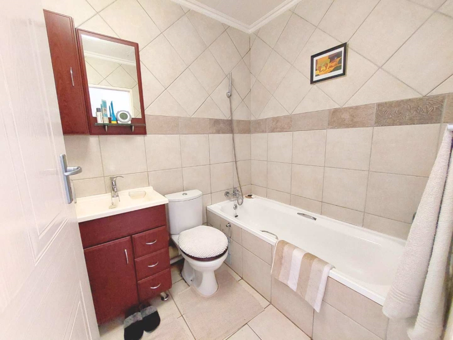 2 Bedroom Property for Sale in Morningside Gauteng