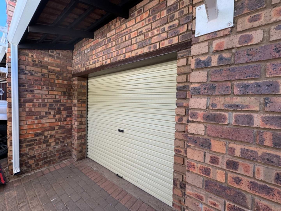 3 Bedroom Property for Sale in Brackenhurst Gauteng