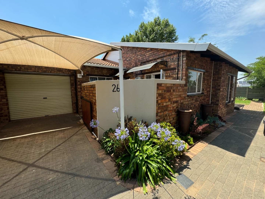 3 Bedroom Property for Sale in Brackenhurst Gauteng