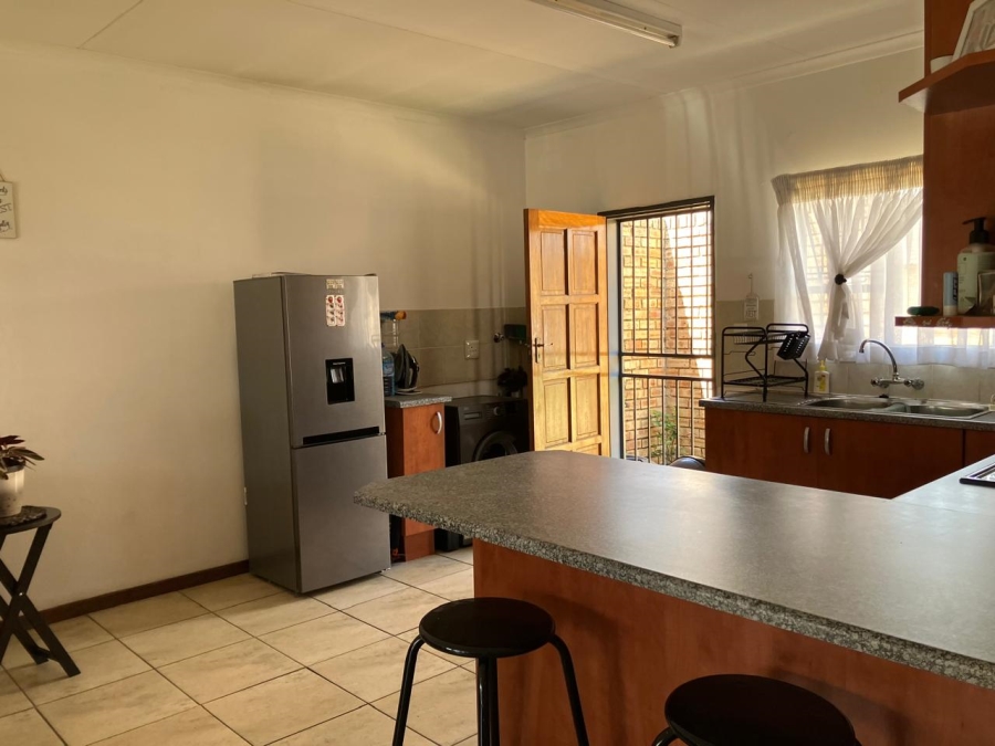 To Let 2 Bedroom Property for Rent in Riversdale Gauteng