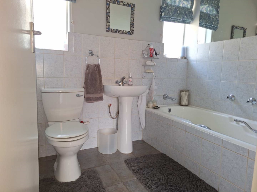 3 Bedroom Property for Sale in Farrarmere Gauteng