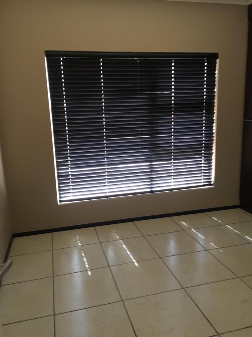 2 Bedroom Property for Sale in Greenstone Hill Gauteng