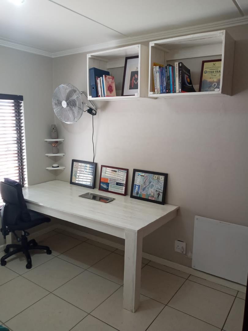 2 Bedroom Property for Sale in Greenstone Hill Gauteng