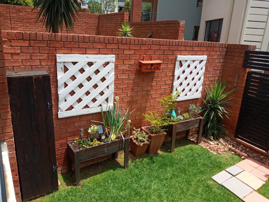 2 Bedroom Property for Sale in Greenstone Hill Gauteng