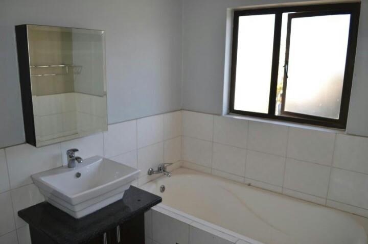 To Let 2 Bedroom Property for Rent in Noordwyk Gauteng