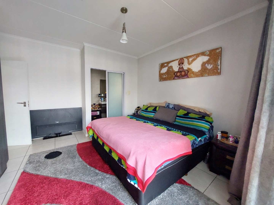 2 Bedroom Property for Sale in Petervale Gauteng