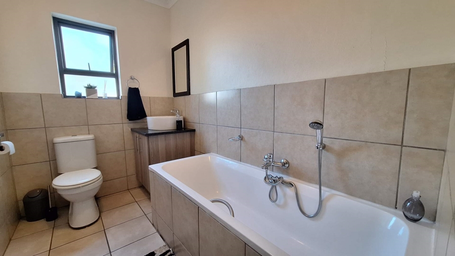 To Let 2 Bedroom Property for Rent in Ruimsig Gauteng