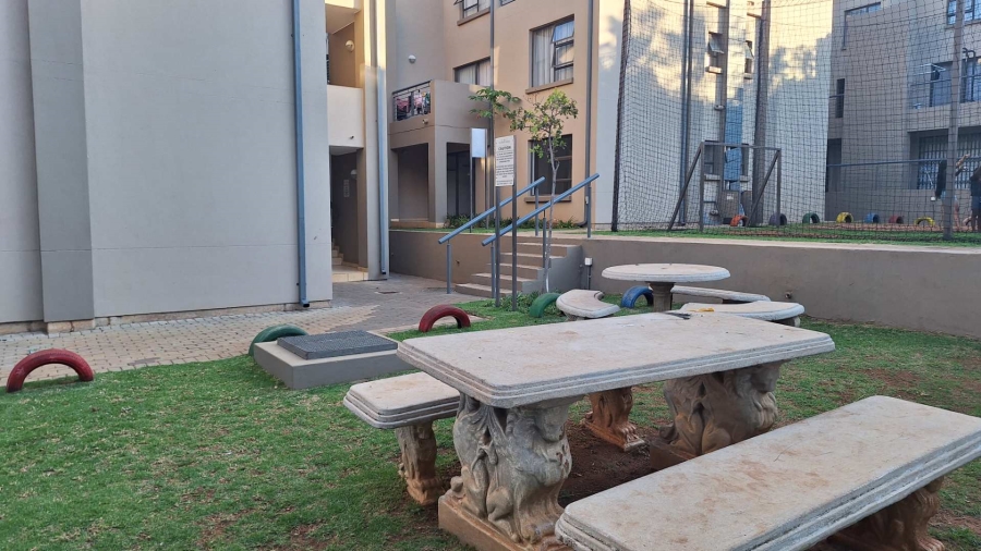 To Let 2 Bedroom Property for Rent in Ruimsig Gauteng