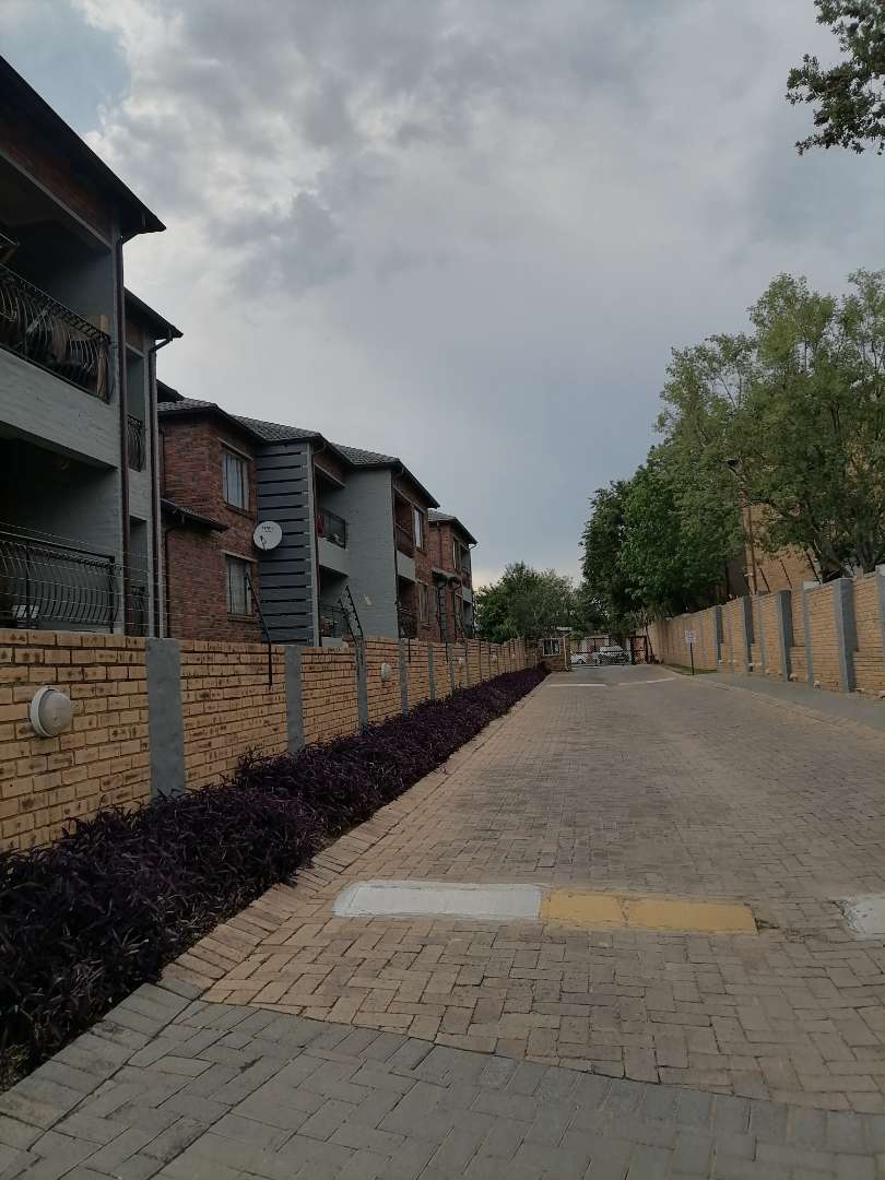 2 Bedroom Property for Sale in Birchleigh Gauteng