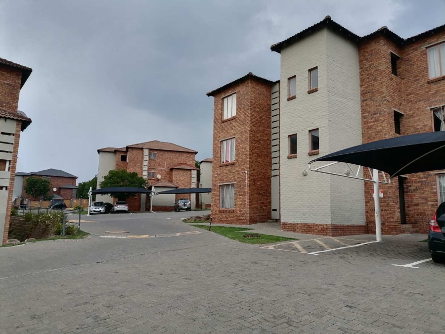 2 Bedroom Property for Sale in Birchleigh Gauteng