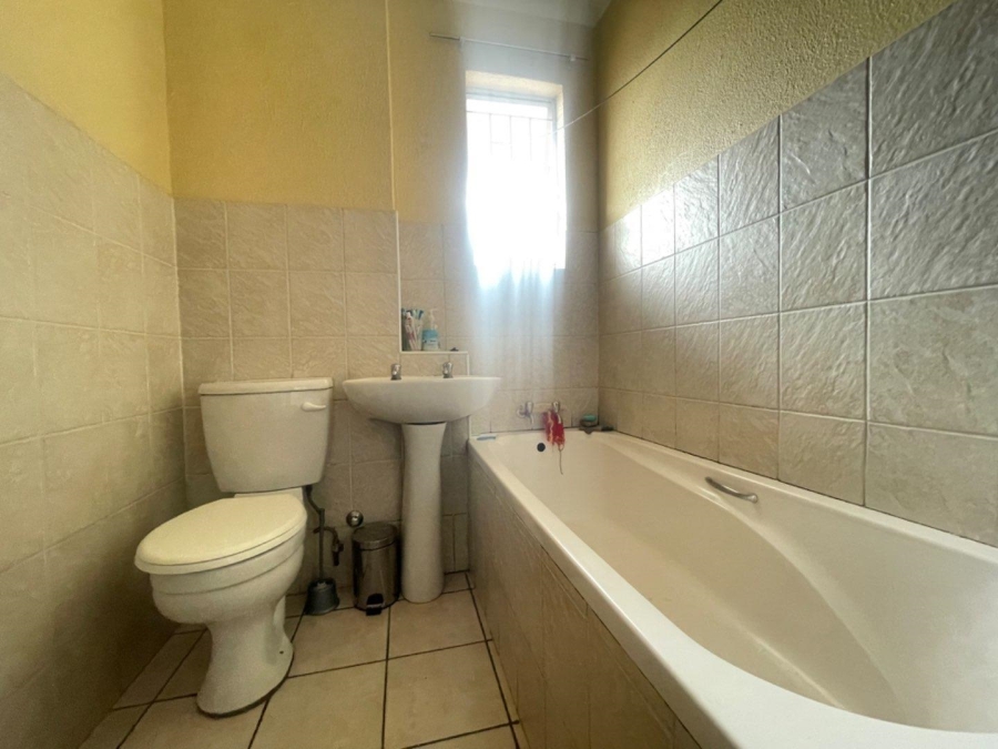 To Let 2 Bedroom Property for Rent in Kempton Park Central Gauteng