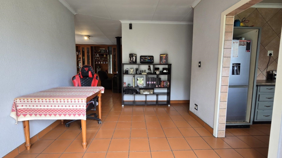 3 Bedroom Property for Sale in Brackendowns Gauteng