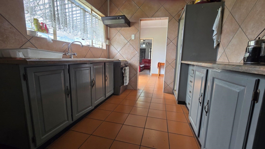 3 Bedroom Property for Sale in Brackendowns Gauteng