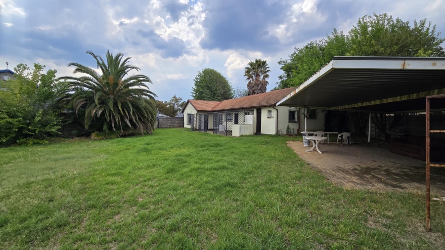 3 Bedroom Property for Sale in Brackendowns Gauteng