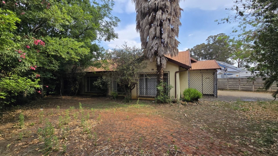 3 Bedroom Property for Sale in Brackendowns Gauteng