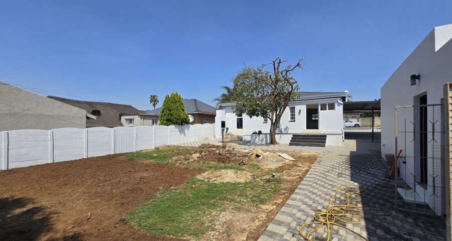 2 Bedroom Property for Sale in Florentia Gauteng