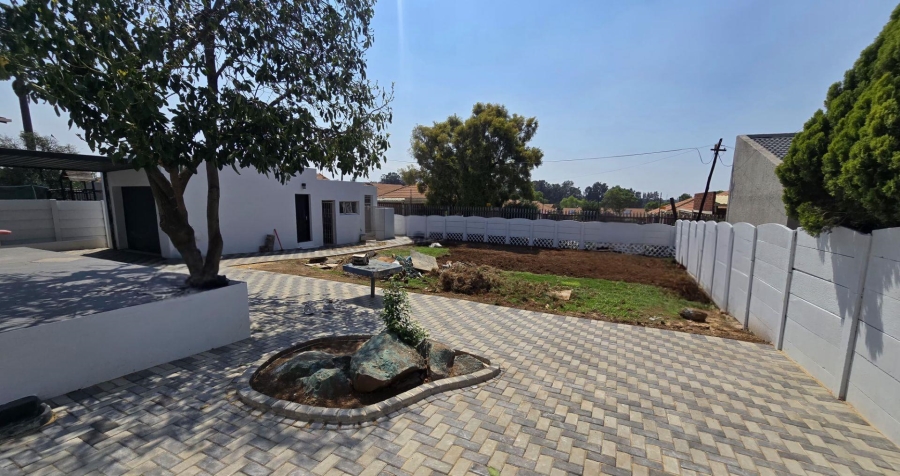 2 Bedroom Property for Sale in Florentia Gauteng