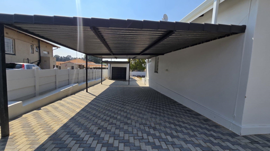 2 Bedroom Property for Sale in Florentia Gauteng